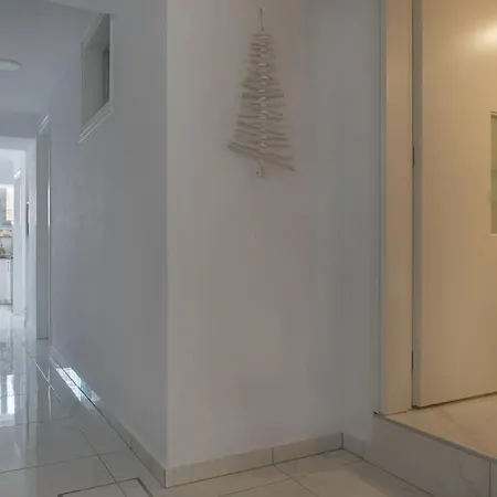 Hh Bluewater Апартаменты Логарас