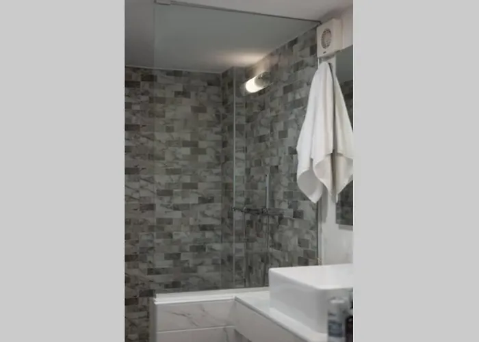 Hh Bluewater Apartment Logaras