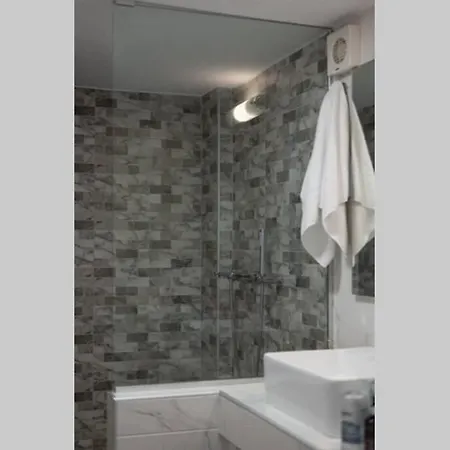 Hh Bluewater Apartament Logaras